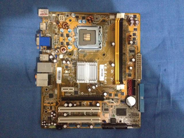 Placa Mãe IPN73-BA 775 *detalhe