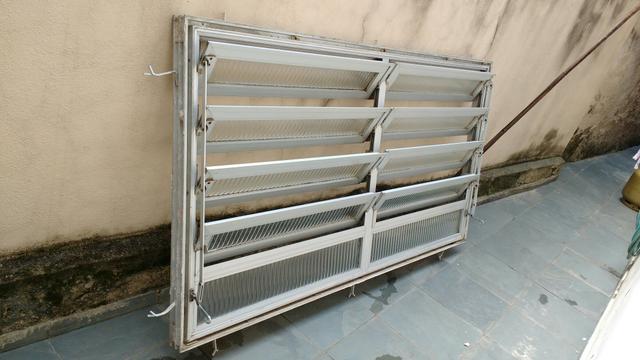 Vitro Basculante Alumínio