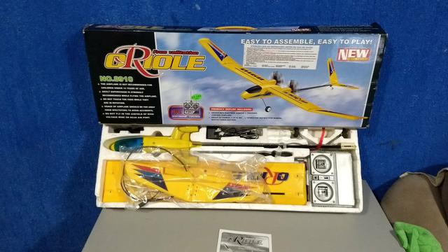 Avião oriole airplane controle remoto