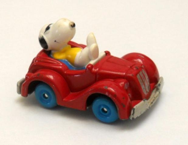 Carrinho de metal Snoopy
