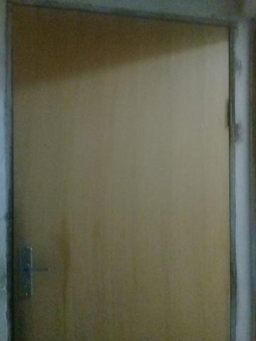 Estou vendendo uma porta usada pouco tempo