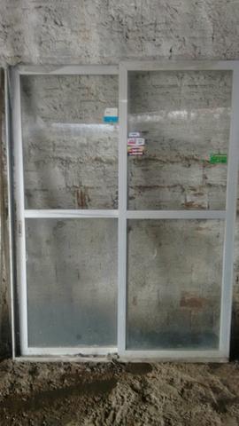 Porta de vidro e aluminio