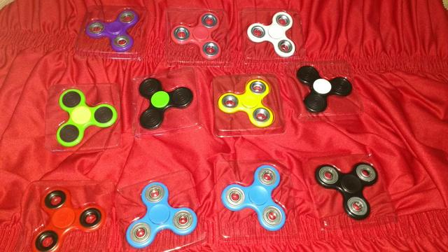 Hand fidget spiners