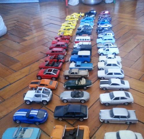 Coleção de 56 carros em miniatura