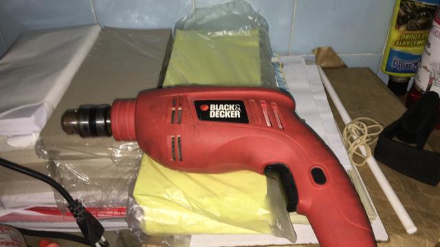 Furadeira e parafusadeira vendo junto ou separado 100 cada