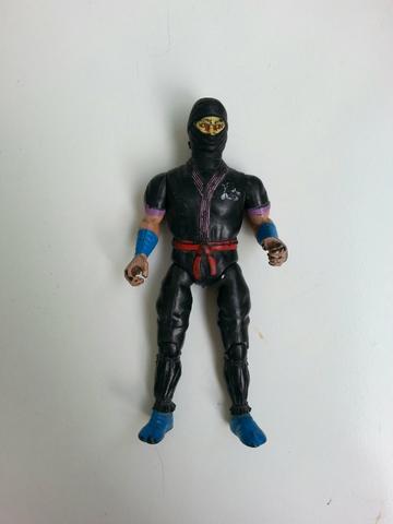 Boneco ninja do Rambo