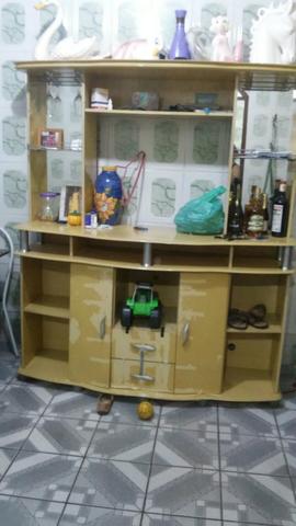 Estante linda em bom estado apenas com algumas avarias