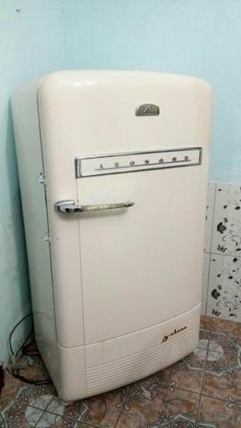 Geladeira retro Leonard 110 volts com manual