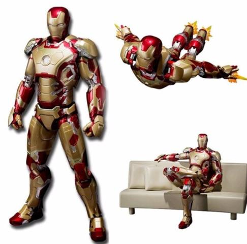 Homem de Ferro + sofá do Tony