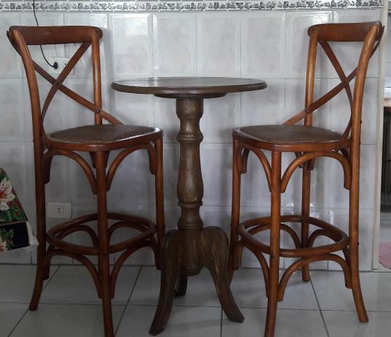 Mesa Alta Bistrô com duas Banquetas