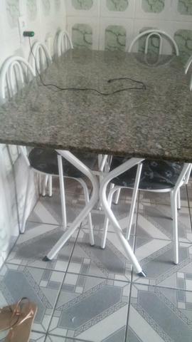 Mesa de marmore com 6 cadeira nova