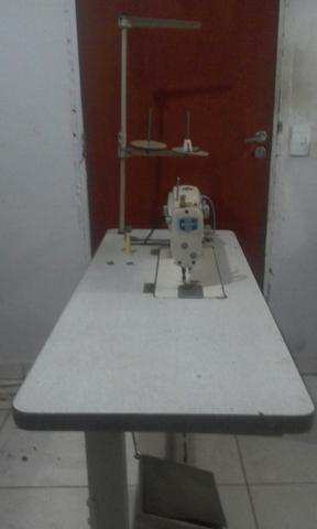 Máquina de costura (reta)
