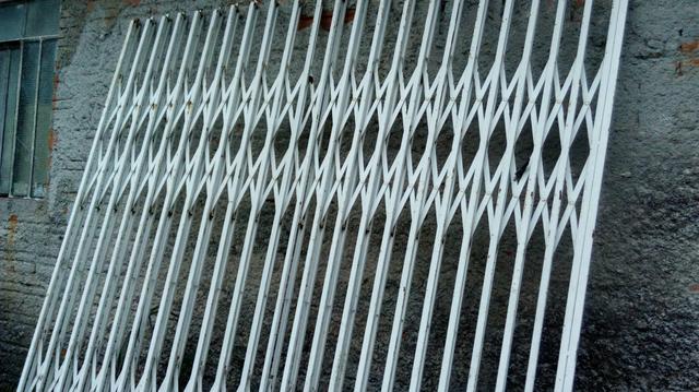 Pirtao tipo pantografica mede 2x3 otimo