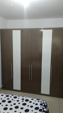 Vende se guarde roupa