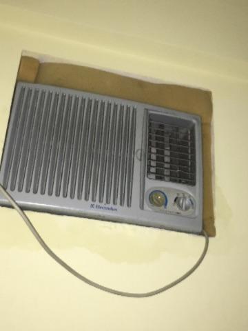 Ar condicionado com avaria, mas que pode consertar