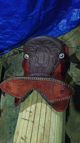 Arreio lombilho (cutuca) com assento de sela