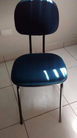 Cadeira para escritório azul