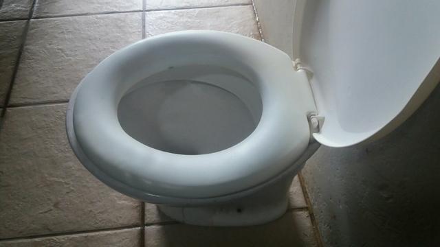 Conjunto de Vaso sanitário + lavatório + torneira