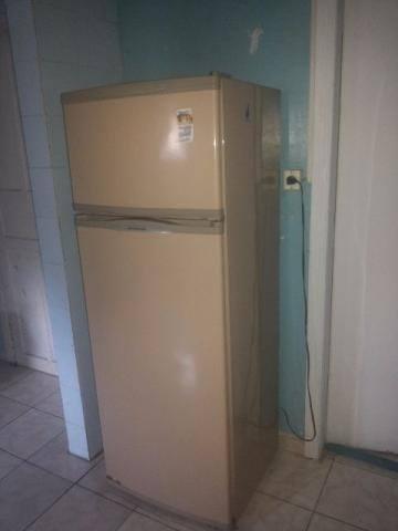 Consertos de Geladeiras Refrigeração Geral Wapp (21) 9