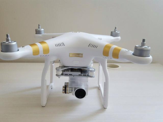 Drone phantom 3 4k com câmera gimbal 2 baterias e cadê