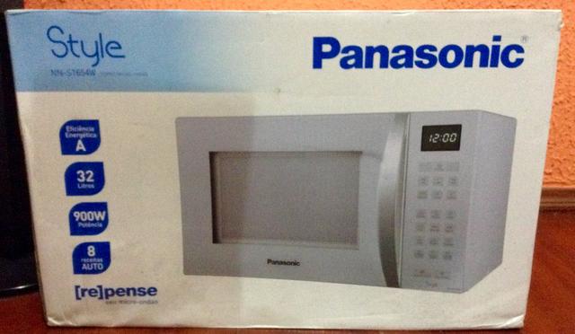 Microondas 32L com Desodorizador Panasonic na caixa