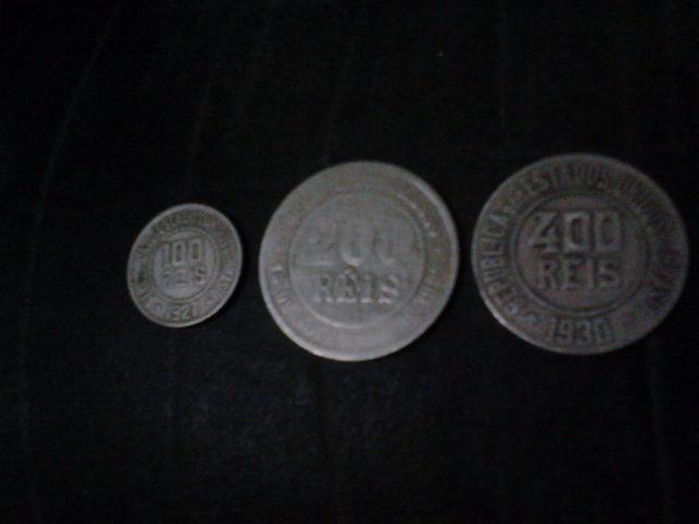 Moedas de  e 400 reis