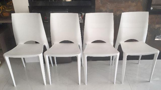 4 Cadeiras branca design italiano