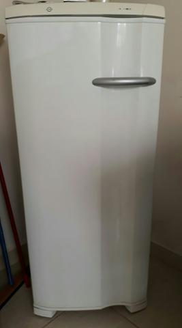 Freezer Vertical Electrolux Modelo FE  Lts em Ótimo