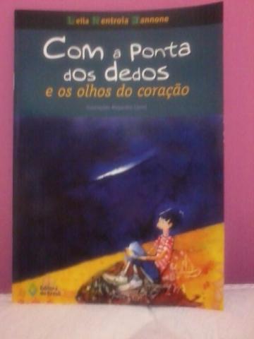 Livro Com a Ponta dos Dedos e os olhos do coração