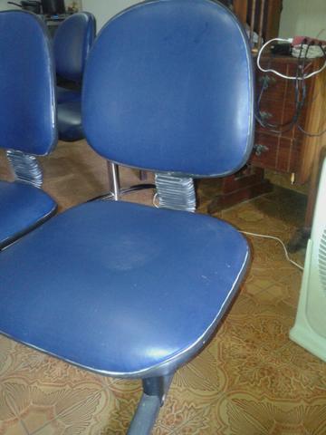 Cadeiras logo longarina