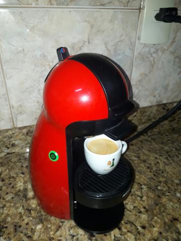 Cafeteira Dolce Gusto + brindes