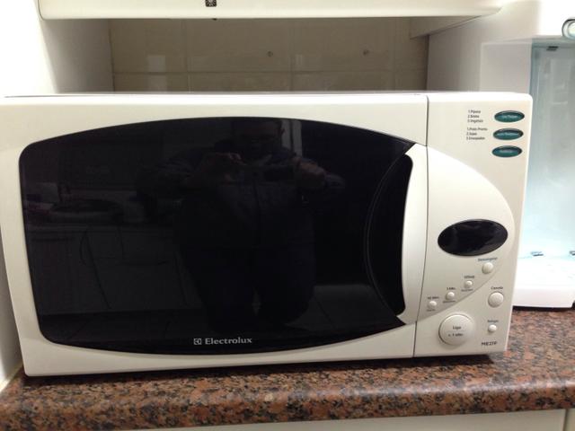 Forno microondas Eletrolux 27L