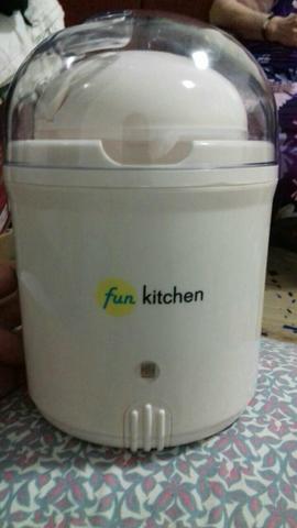 Fun kitchen Yogurt maker