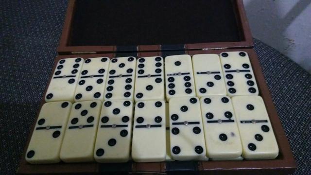 Jogo de Dominó Profissional 28 pesas todo original