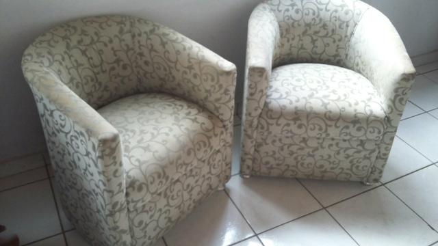 Lindo par de POLTRONAS