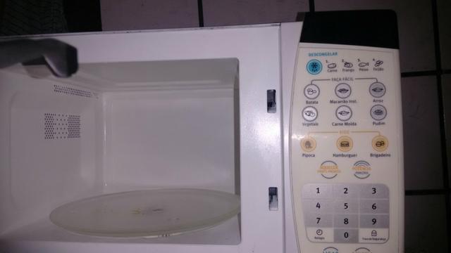 Microondas Electrolux 21L perfeito