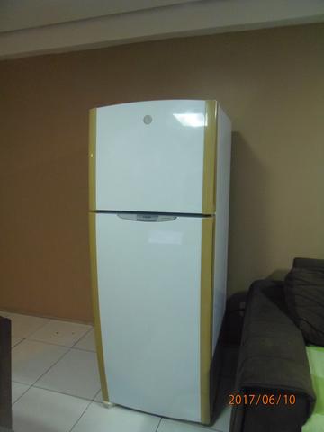 Refrigerador GE duplex, Frost Free, capacidade 410 Litros