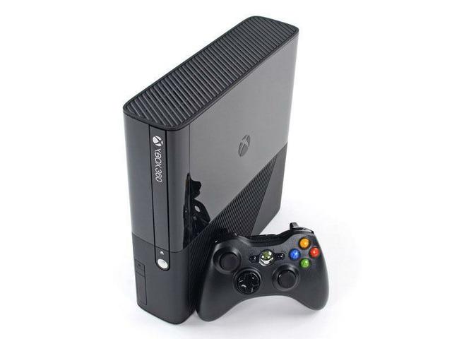 Xbox 360 Super Slim + 1 Jogo + 1 Controle