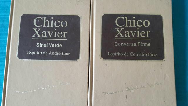 2 livros de Chico Xavier