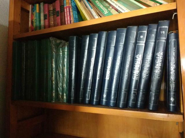 Enciclopedia Medicina e Saude-10 volumes +2 extras