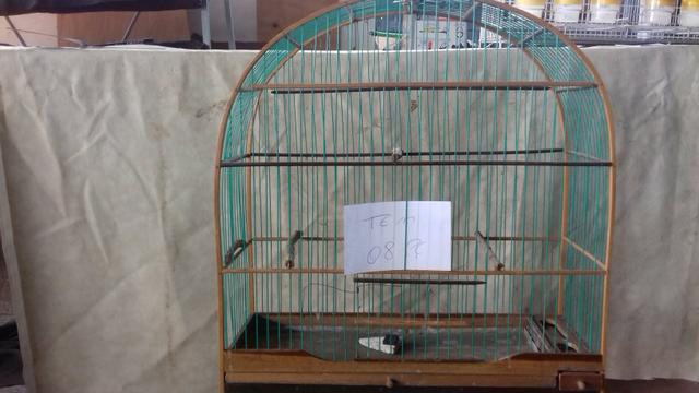 Gaiolas vendo também separado