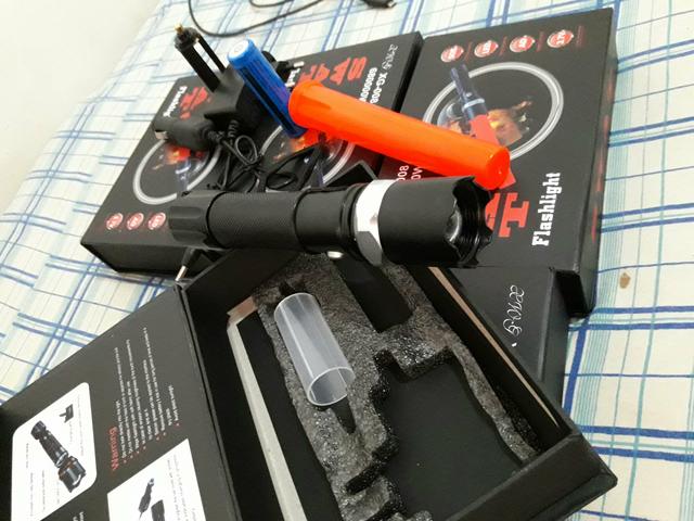 Lanterna de led swat Police cree led ajustável