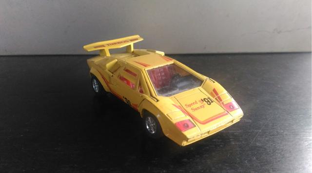 Miniatura Lamborghini Countach  (escala 1/36)