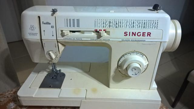 Máquina de Costura Singer Facilita 43 - Usada