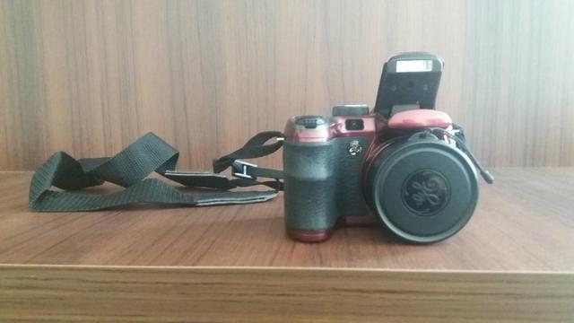 Câmera Semi-Profissional Digital GE X400