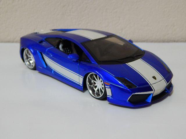 Miniatura 1:24 Maisto - Lamborghini Gallardo LP