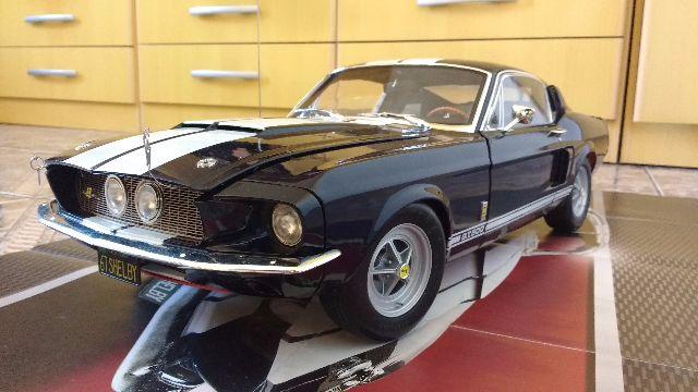 Carro miniatura Ford Mustang Shelby GT 500