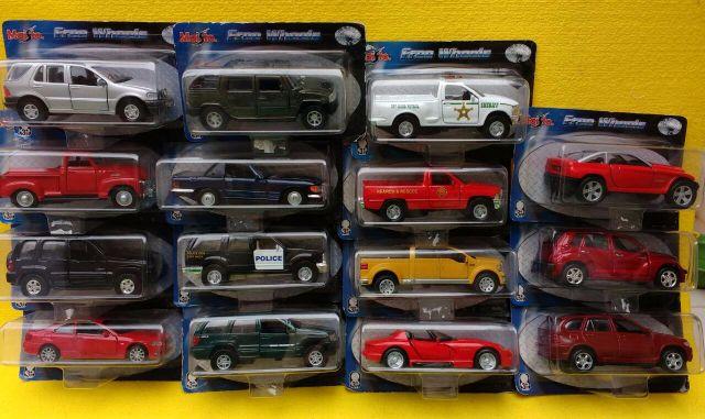 Coleção Free Wheels Maisto - 15 Miniaturas Carros