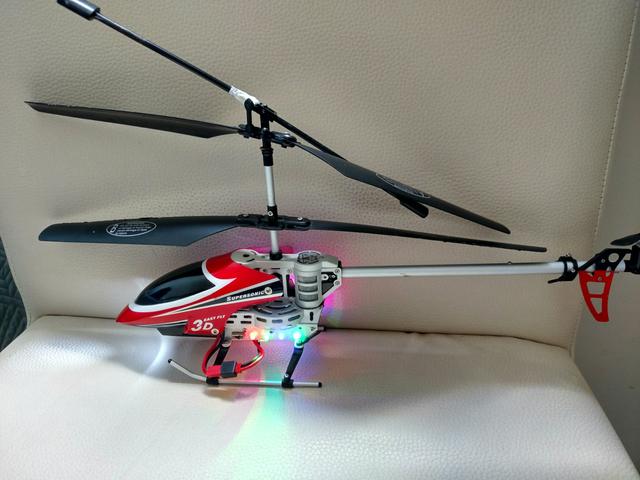 Helicóptero Pathfinder MHz