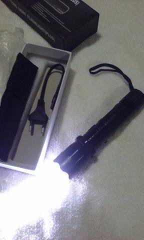 Lanterna Tática nova